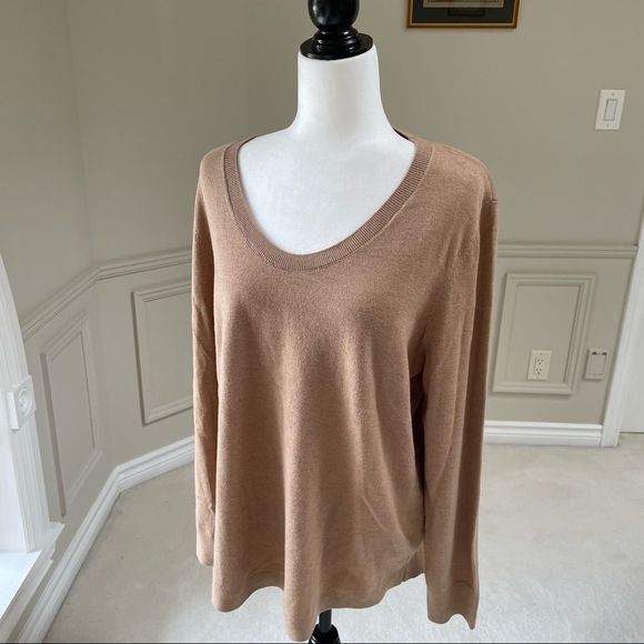 LOFT Tops - Loft Buttery Soft Long Sleeve Beige Tan Top Blouse Scoop Neck Womens XL